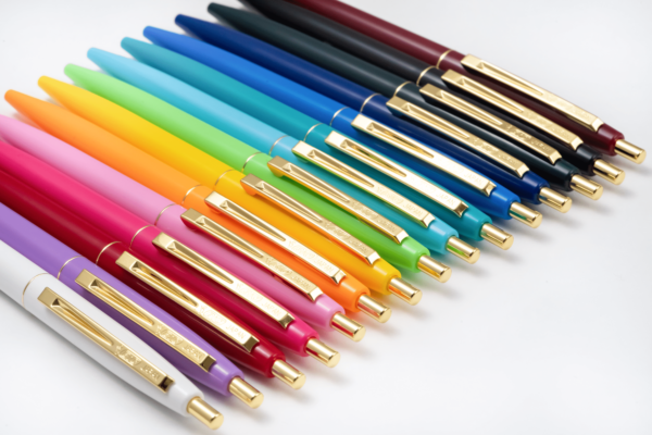 国内ボールペンのsns上デザイン性反響量1位のボールペンが進化 クリックゴールド 発売元bicジャパン ファンシーweb ファンシーショップ紙 公式web